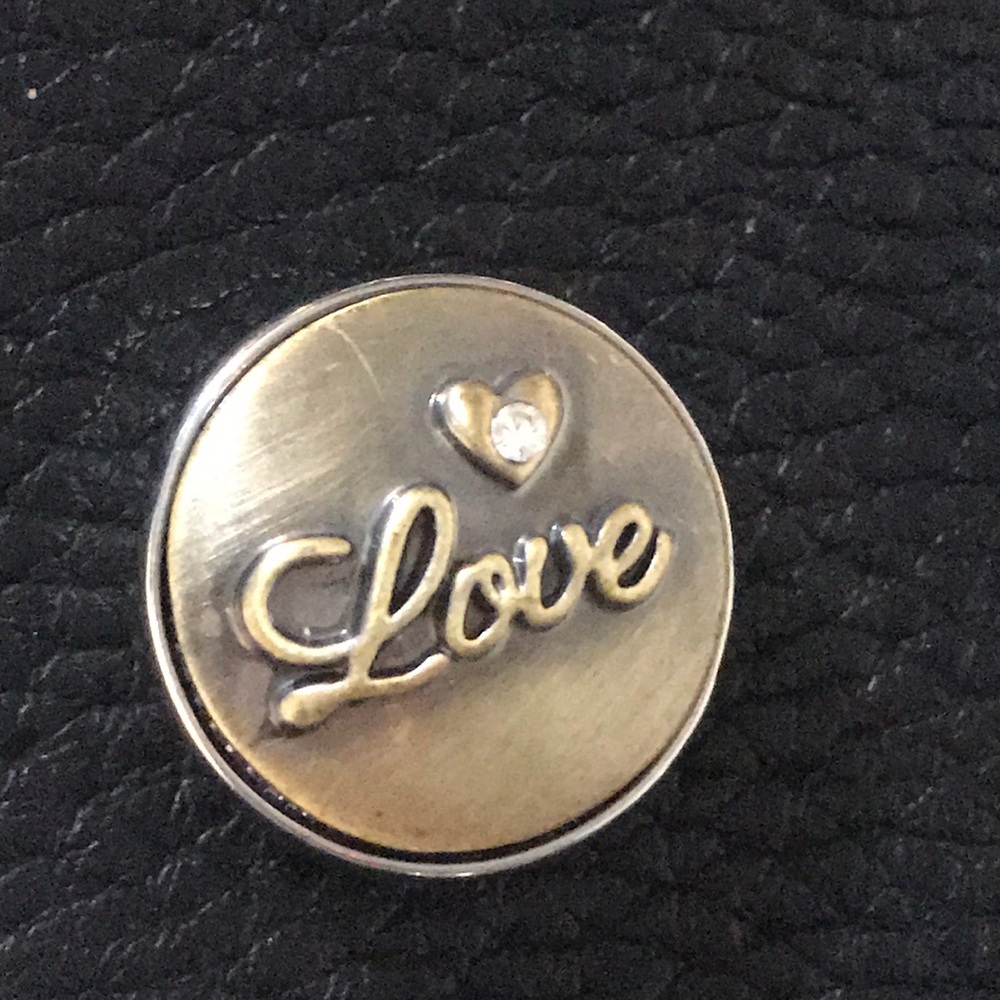 Love Heart Retired Snap